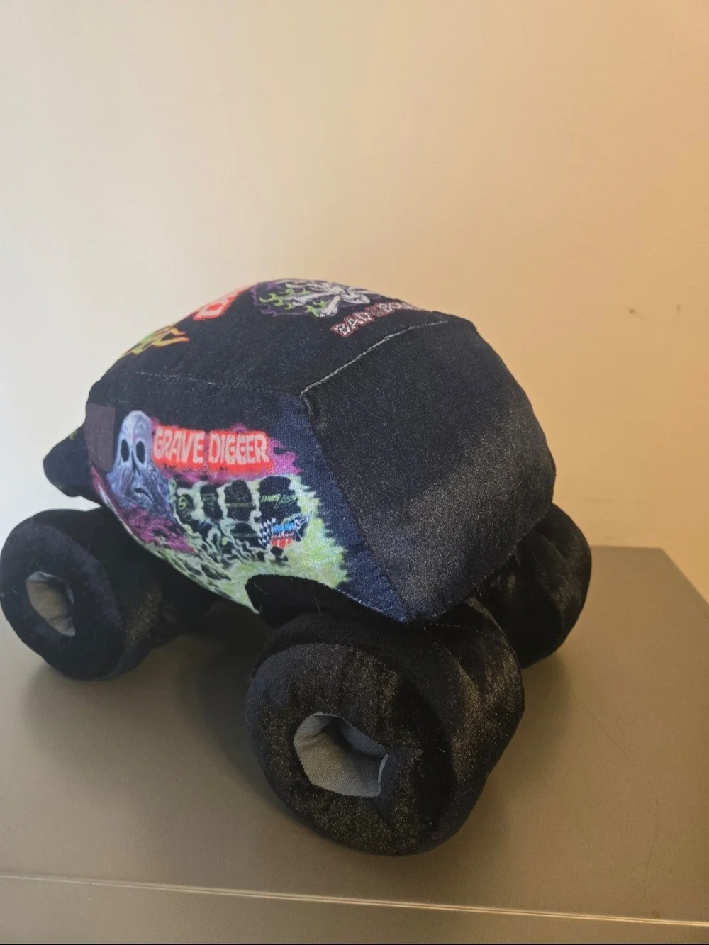 Monster Jam Grave Digger Monster Truck 13